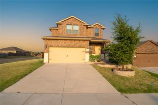 9248 Herringbone Drive, Fort Worth, TX 76131