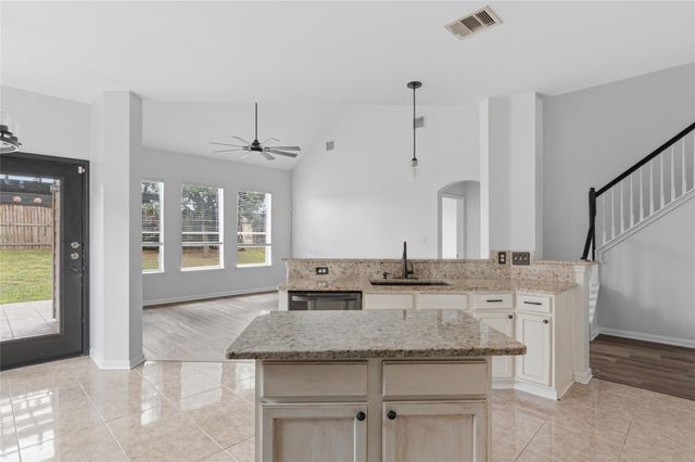 1271 Stone Rim LOOP, Buda, TX 78610