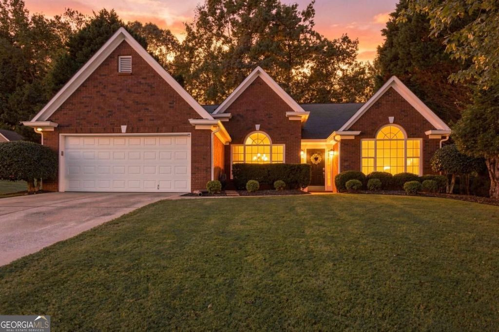 945 Landover Crossing, Suwanee, GA 30024 — exterior