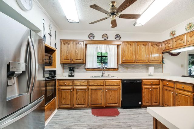 203 1st Street NW, Detroit, TX 75436