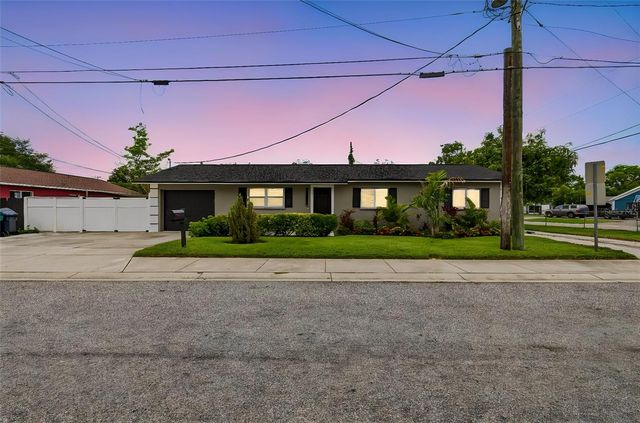 1129 4TH AVENUE W, Palmetto, FL 34221