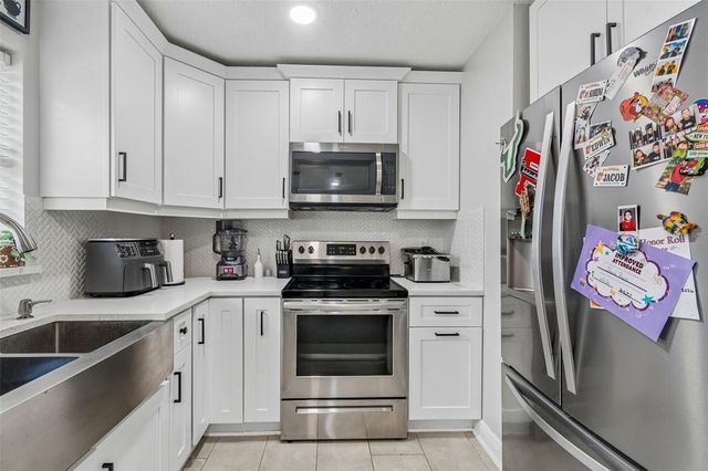 1129 4TH AVENUE W, Palmetto, FL 34221