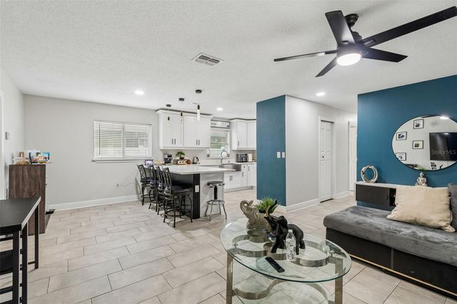 1129 4TH AVENUE W, Palmetto, FL 34221