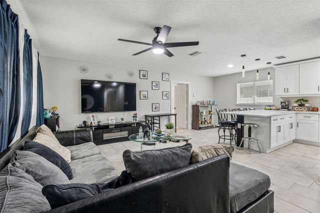 1129 4TH AVENUE W, Palmetto, FL 34221