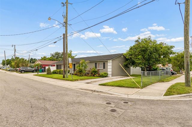 1129 4TH AVENUE W, Palmetto, FL 34221