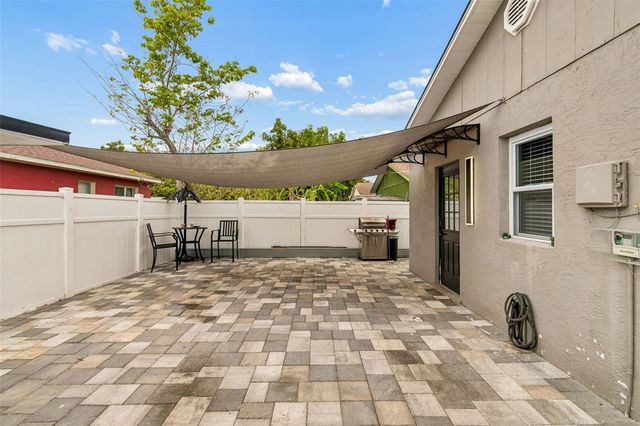 1129 4TH AVENUE W, Palmetto, FL 34221