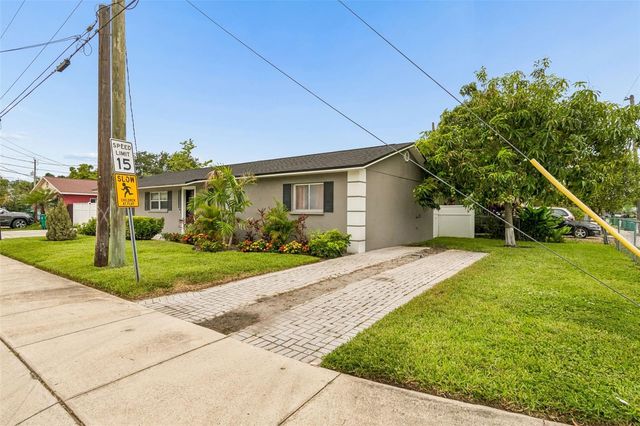 1129 4TH AVENUE W, Palmetto, FL 34221