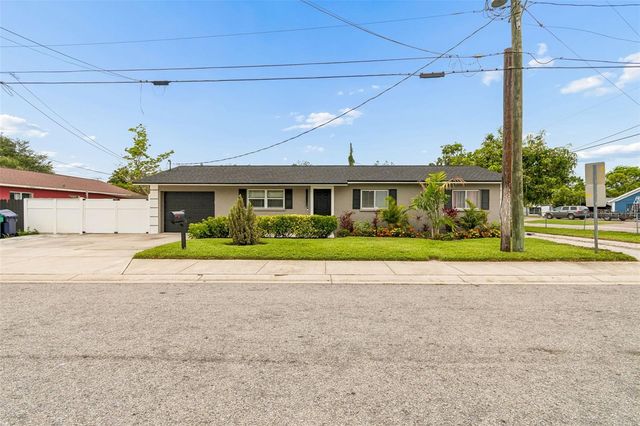 1129 4TH AVENUE W, Palmetto, FL 34221