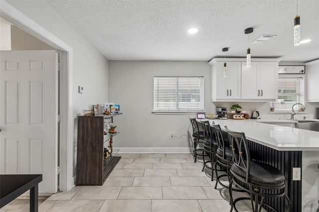 1129 4TH AVENUE W, Palmetto, FL 34221