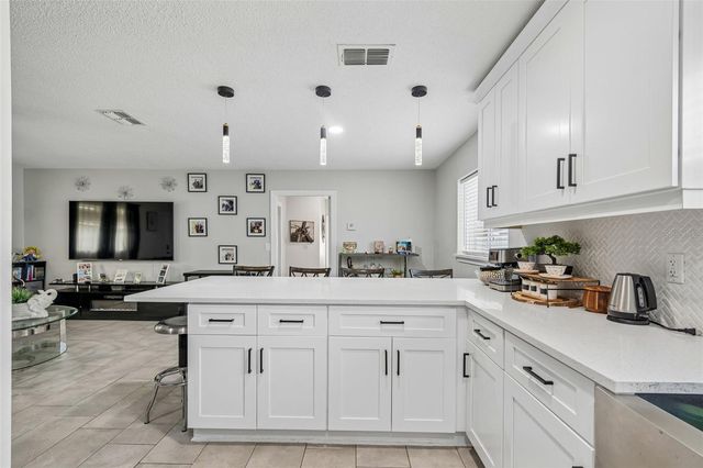 1129 4TH AVENUE W, Palmetto, FL 34221