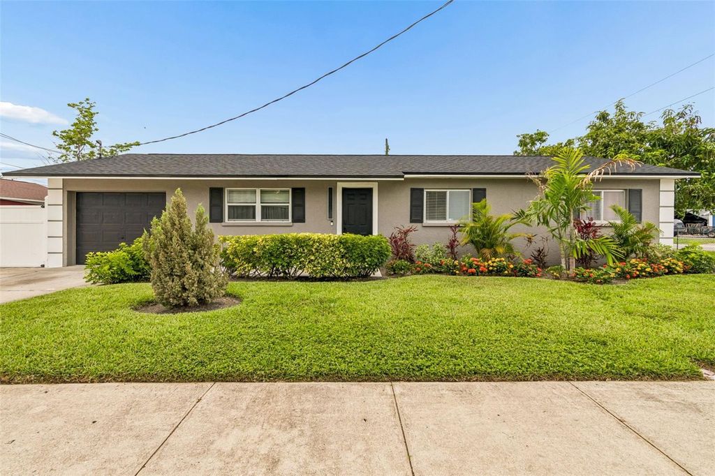 1129 4TH AVENUE W, Palmetto, FL 34221