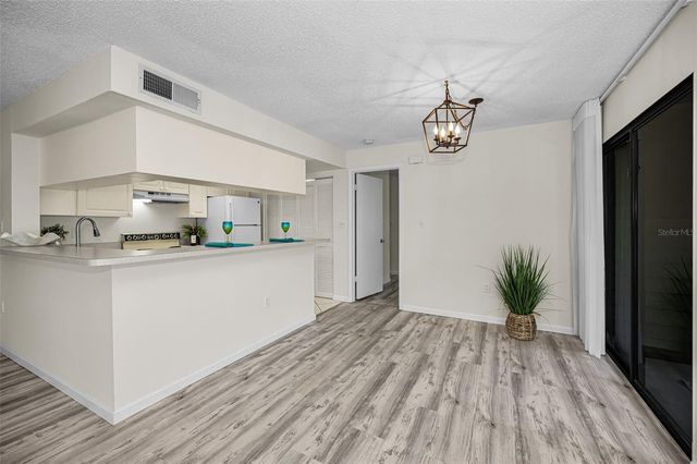 2205 LENNOX ROAD E 2205, Palm Harbor, FL 34683
