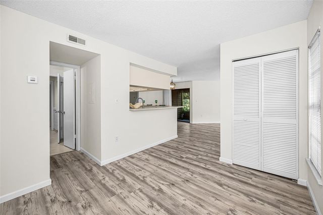 2205 LENNOX ROAD E 2205, Palm Harbor, FL 34683