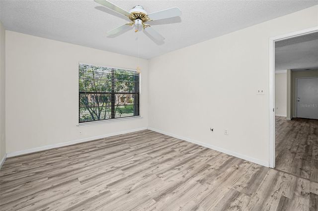 2205 LENNOX ROAD E 2205, Palm Harbor, FL 34683