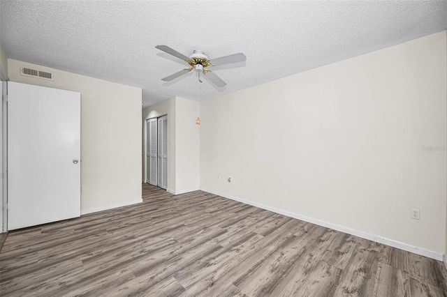 2205 LENNOX ROAD E 2205, Palm Harbor, FL 34683