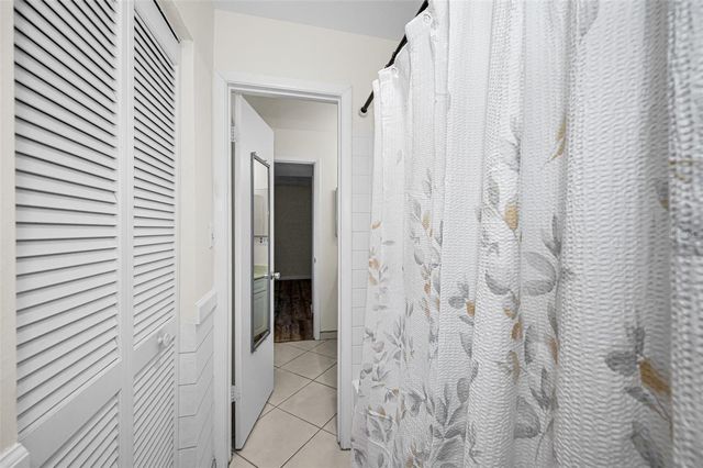 2205 LENNOX ROAD E 2205, Palm Harbor, FL 34683