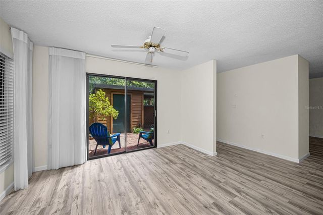 2205 LENNOX ROAD E 2205, Palm Harbor, FL 34683