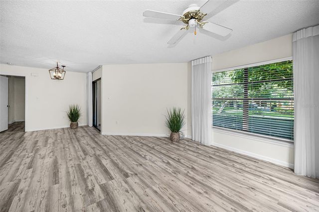 2205 LENNOX ROAD E 2205, Palm Harbor, FL 34683