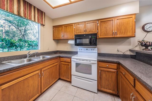 2205 LENNOX ROAD E 2205, Palm Harbor, FL 34683