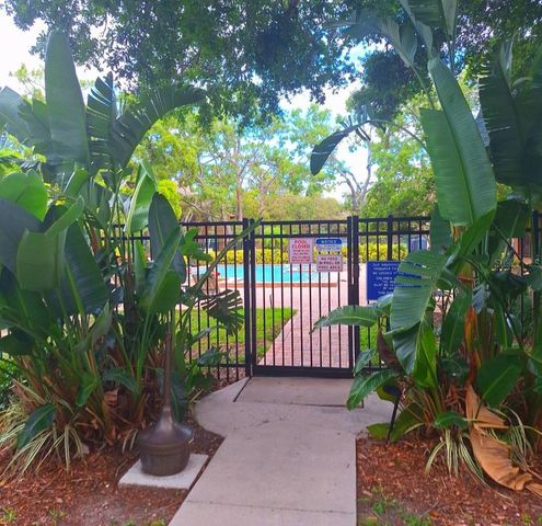 2205 LENNOX ROAD E 2205, Palm Harbor, FL 34683