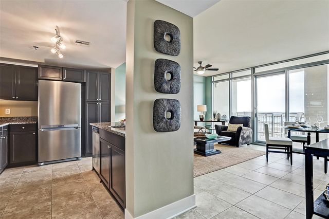 801 E Beach Drive TW0600, Galveston, TX 77550