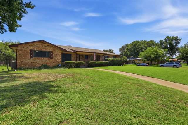 1117 Sheridan Lane, Cleburne, TX 76033