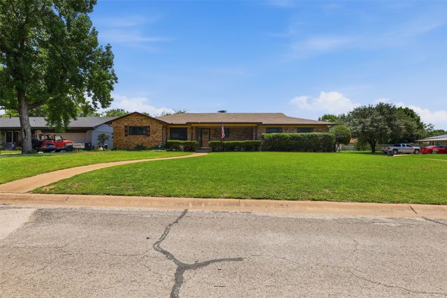 1117 Sheridan Lane, Cleburne, TX 76033