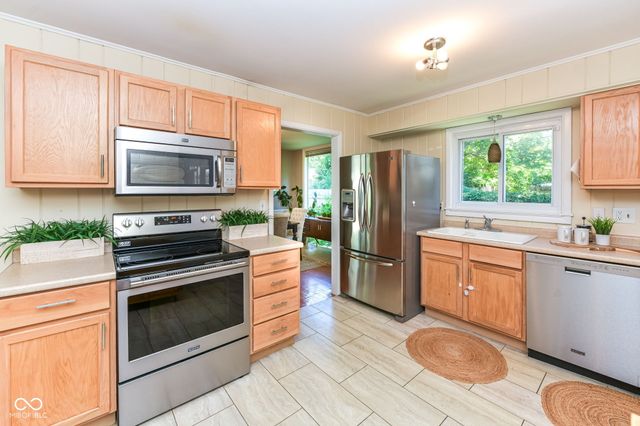 6905 Munsee Lane, Indianapolis, IN 46260