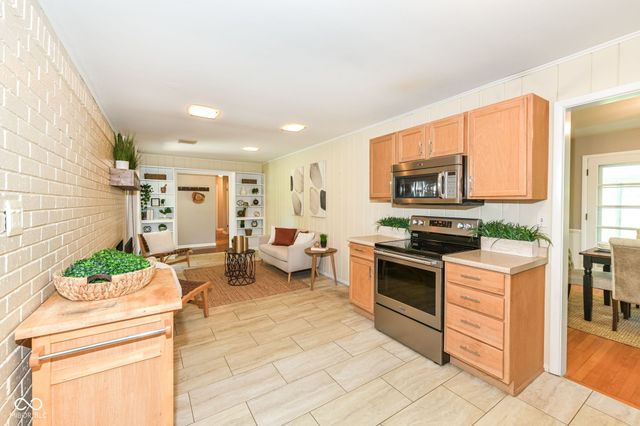 6905 Munsee Lane, Indianapolis, IN 46260