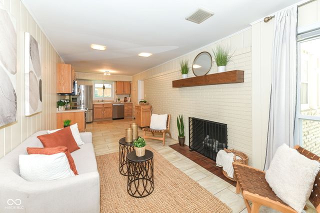 6905 Munsee Lane, Indianapolis, IN 46260