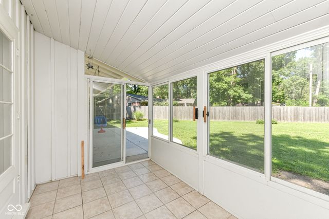 6905 Munsee Lane, Indianapolis, IN 46260