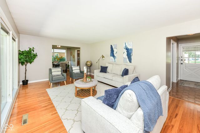 6905 Munsee Lane, Indianapolis, IN 46260
