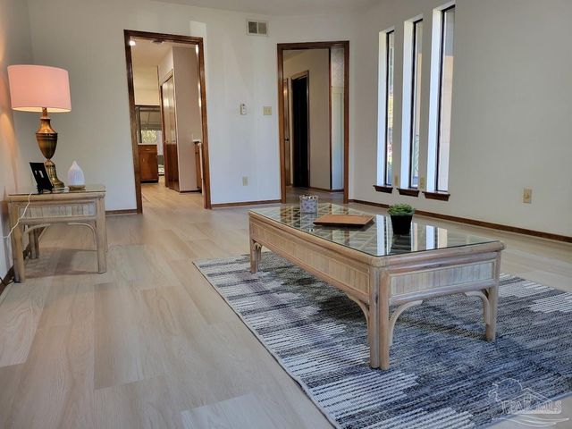 6212 Kirsten Dr, Pensacola, FL 32504