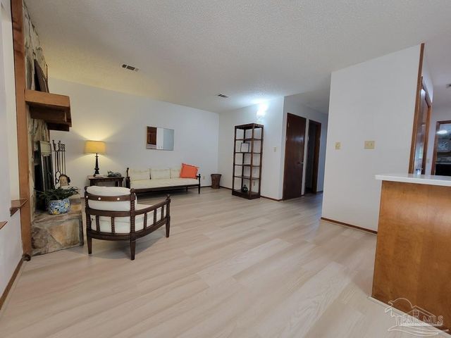 6212 Kirsten Dr, Pensacola, FL 32504