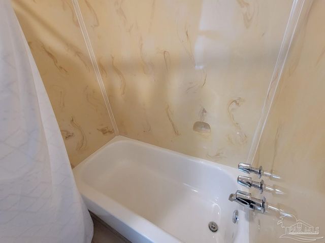 6212 Kirsten Dr, Pensacola, FL 32504