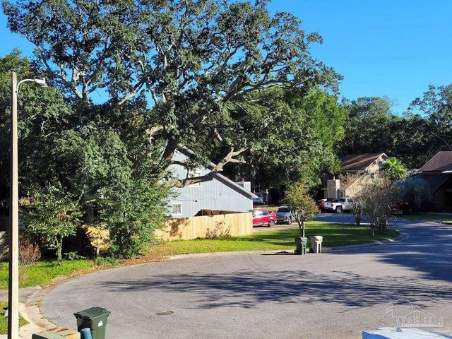 6212 Kirsten Dr, Pensacola, FL 32504