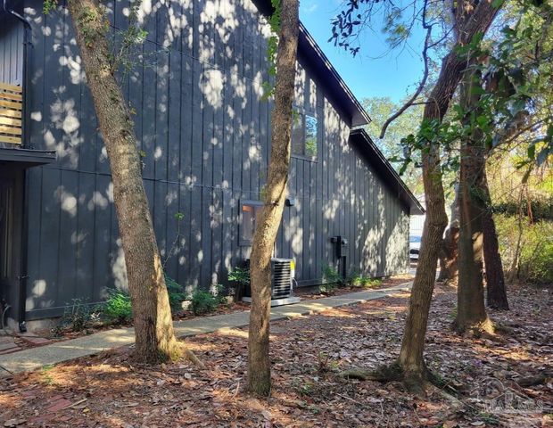 6212 Kirsten Dr, Pensacola, FL 32504