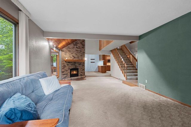 516 E EAGLE TERRACE, Green Bay, WI 54313