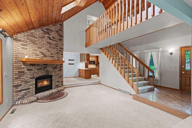516 E EAGLE TERRACE, Green Bay, WI 54313