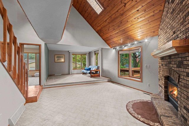516 E EAGLE TERRACE, Green Bay, WI 54313