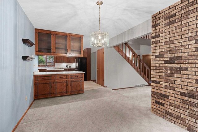 516 E EAGLE TERRACE, Green Bay, WI 54313