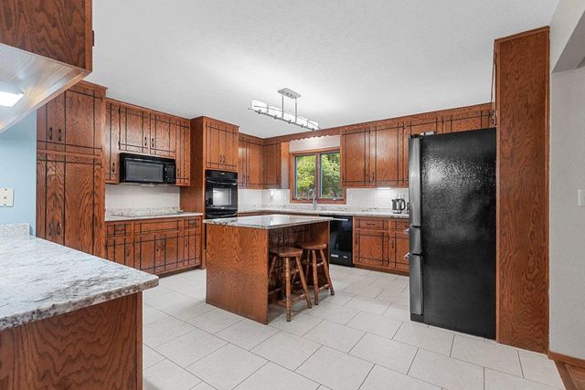516 E EAGLE TERRACE, Green Bay, WI 54313
