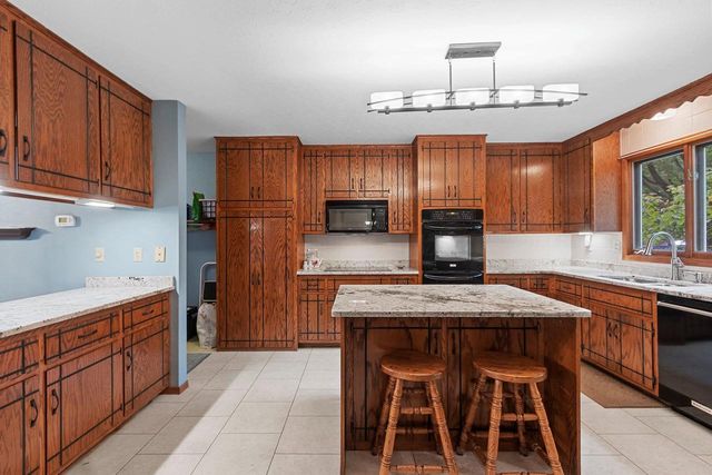 516 E EAGLE TERRACE, Green Bay, WI 54313