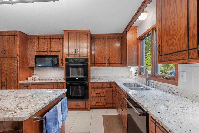 516 E EAGLE TERRACE, Green Bay, WI 54313