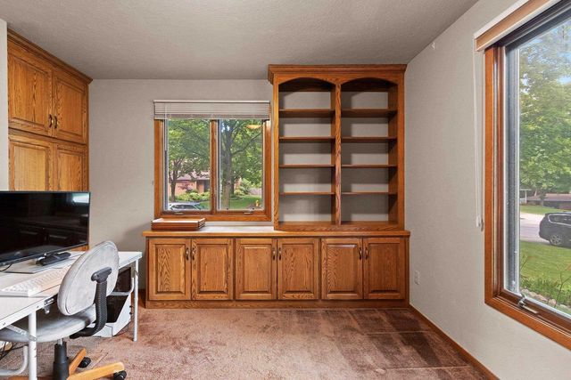 516 E EAGLE TERRACE, Green Bay, WI 54313