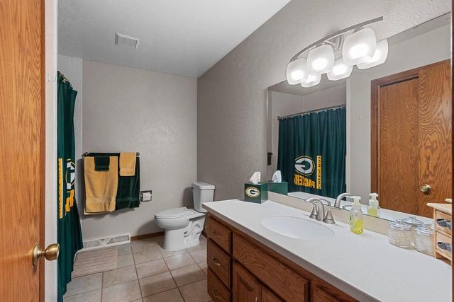 516 E EAGLE TERRACE, Green Bay, WI 54313