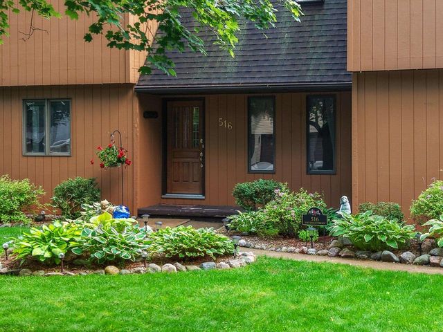 516 E EAGLE TERRACE, Green Bay, WI 54313