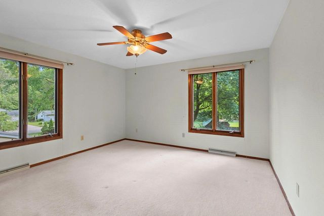 516 E EAGLE TERRACE, Green Bay, WI 54313