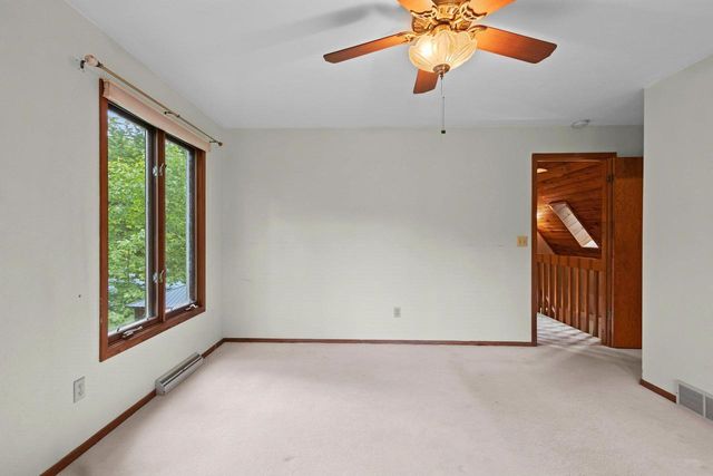 516 E EAGLE TERRACE, Green Bay, WI 54313