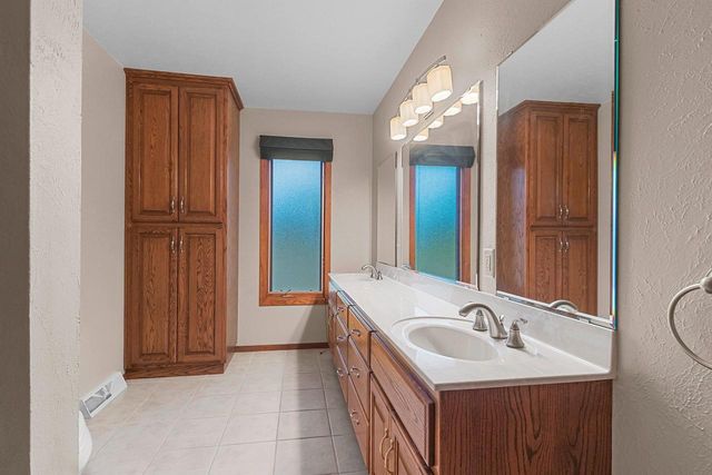516 E EAGLE TERRACE, Green Bay, WI 54313